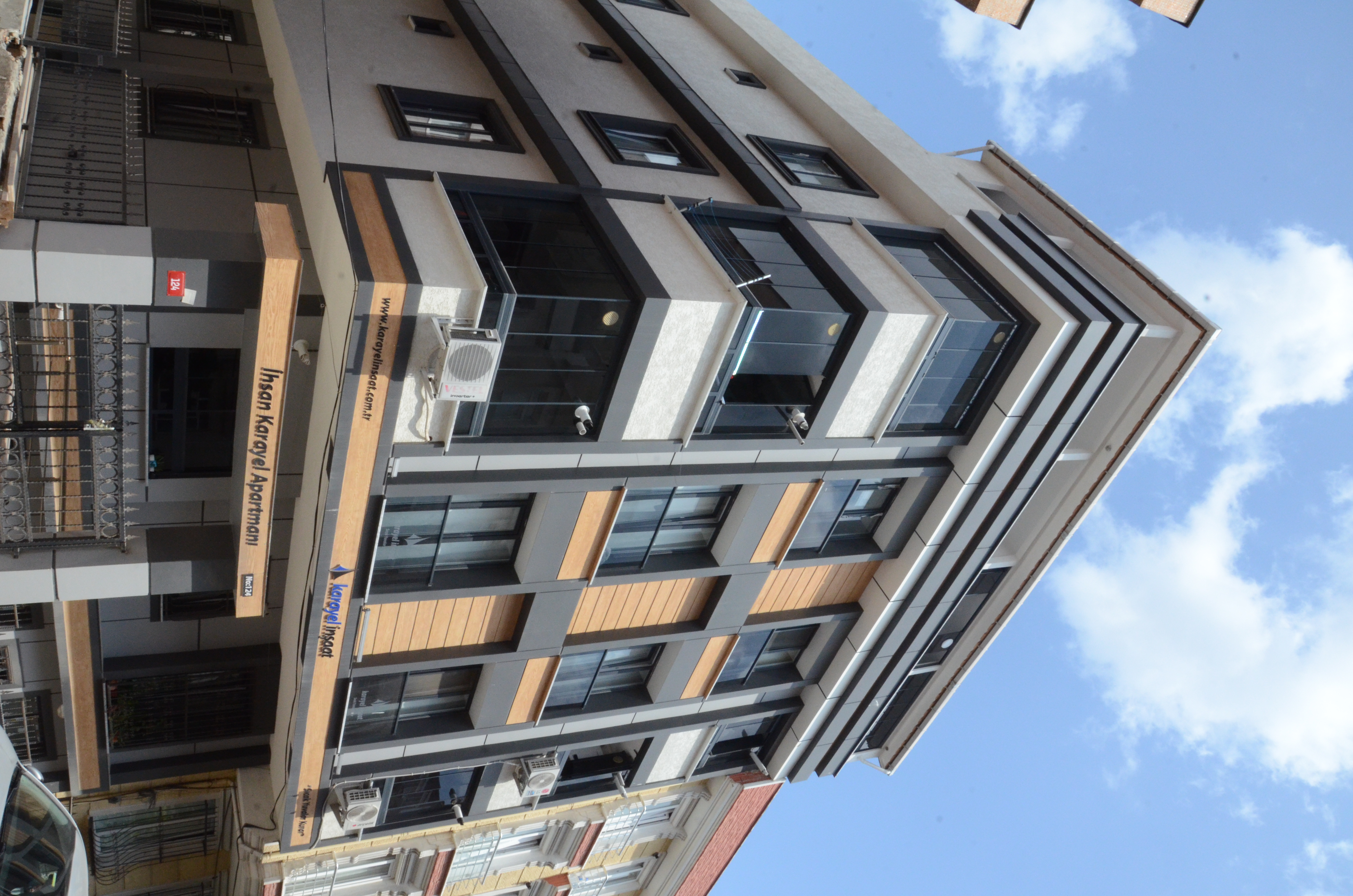 İhsan Karayel Apartmanı