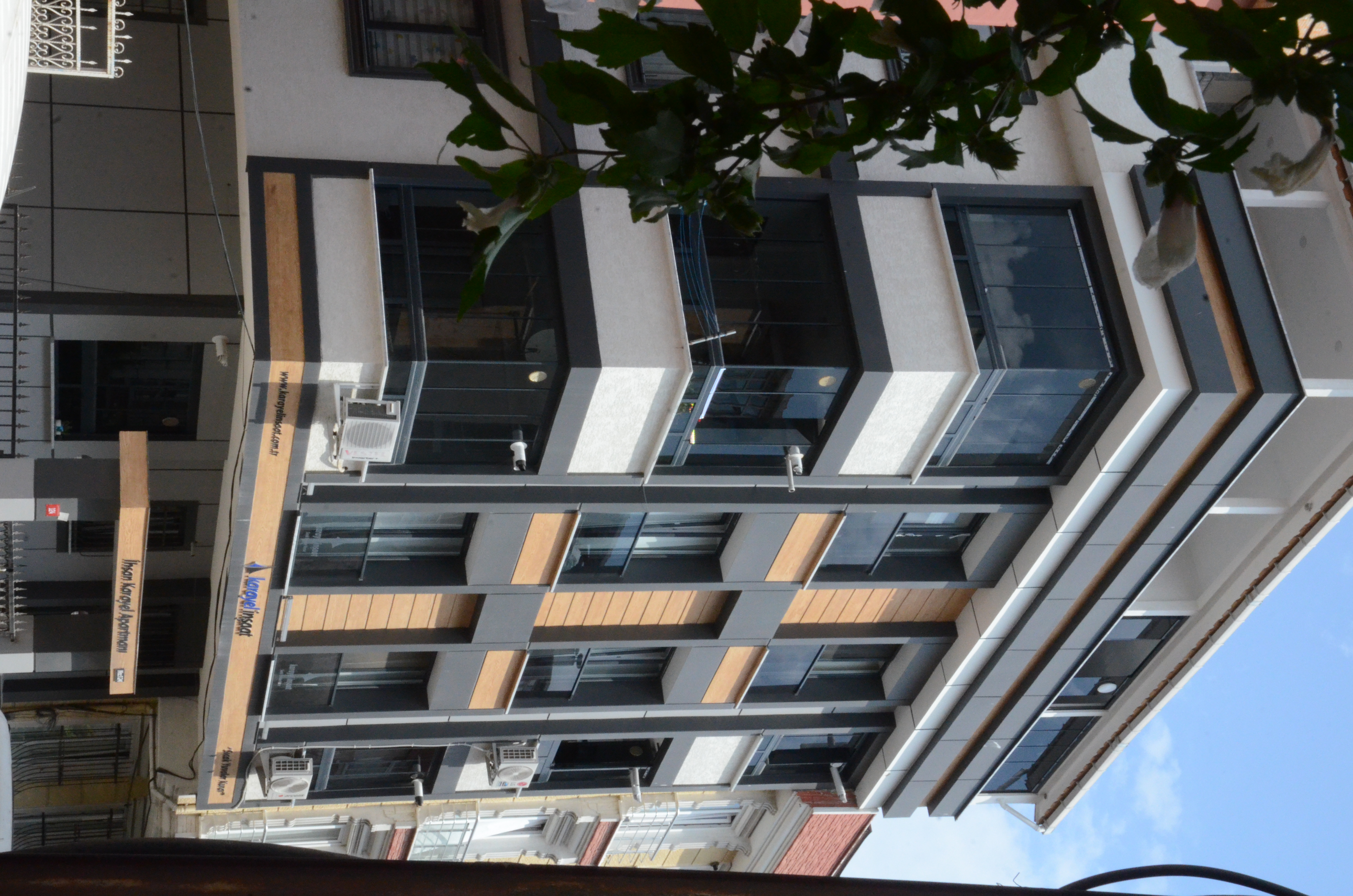 İhsan Karayel Apartmanı